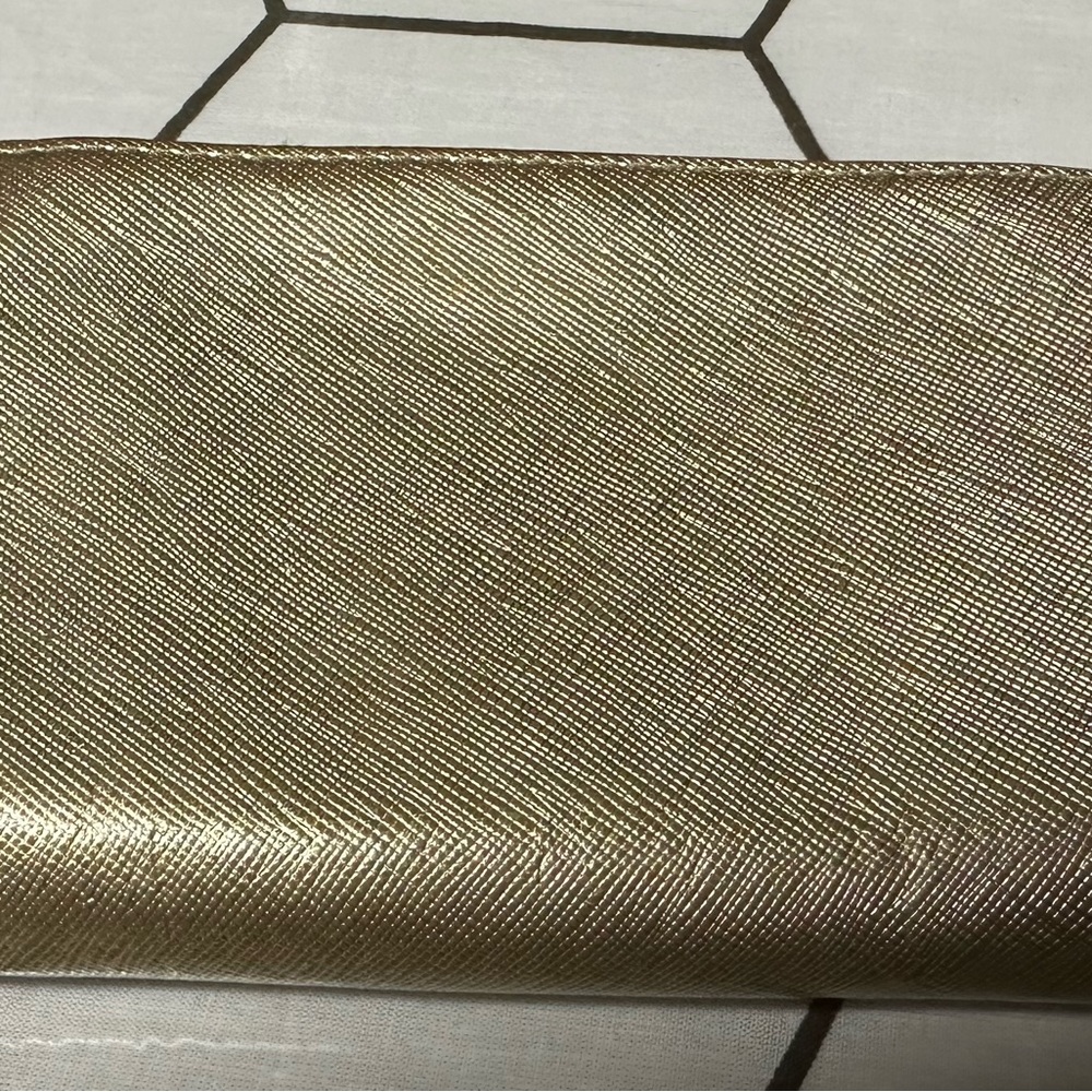 Kate Spade Compact Wallet - Picture 4 of 5